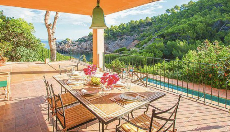 Villa-mit-See-Blick-in-Deiá-Mallorca