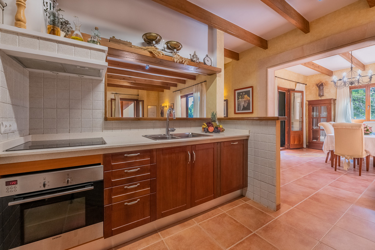 Villa-mit-See-Blick-in-Deiá-Mallorca