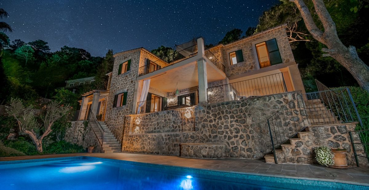 Villa-mit-See-Blick-in-Deiá-Mallorca