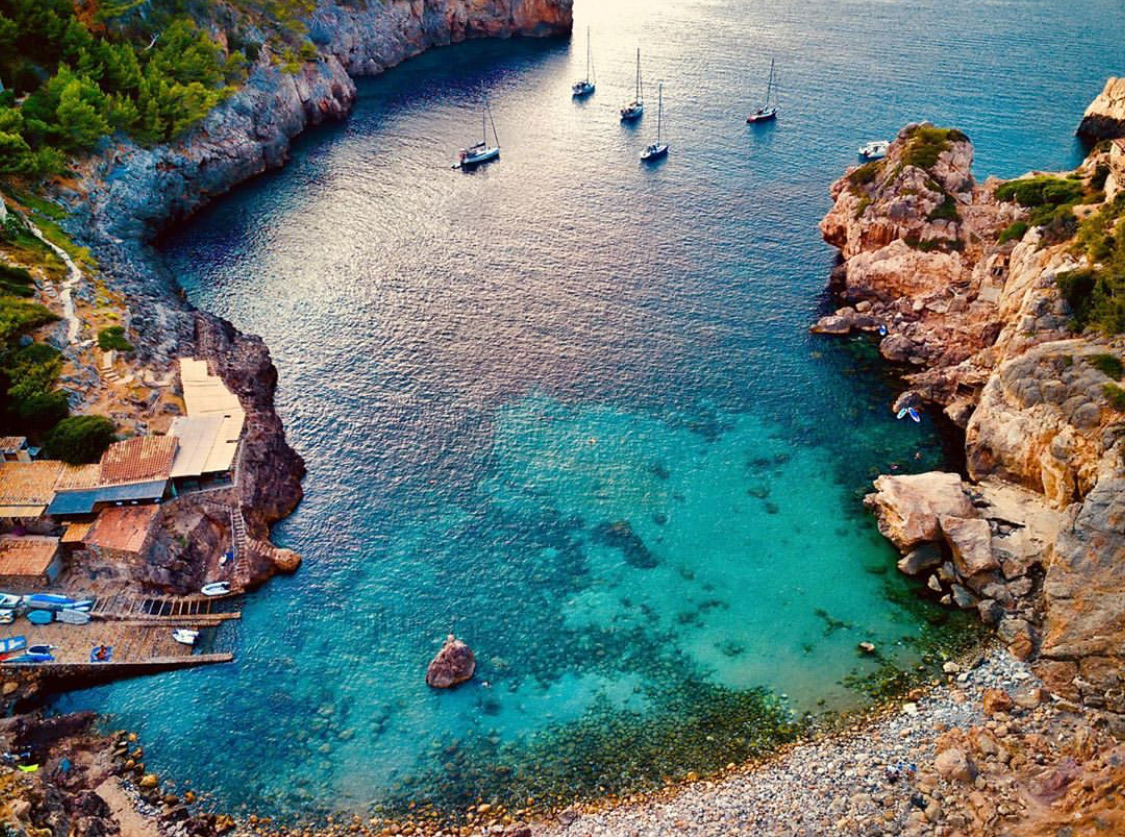 Villa-mit-See-Blick-in-Deiá-Mallorca