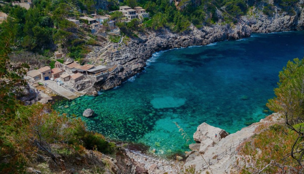 Villa-mit-See-Blick-in-Deiá-Mallorca