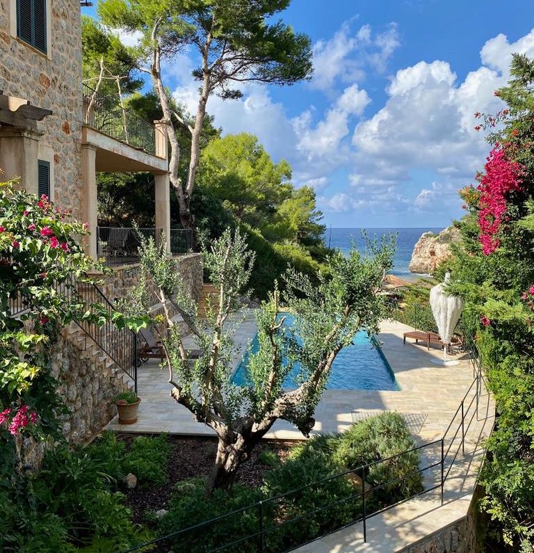 Villa-mit-See-Blick-in-Deiá-Mallorca