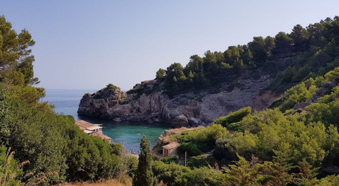 Villa-mit-See-Blick-in-Deiá-Mallorca