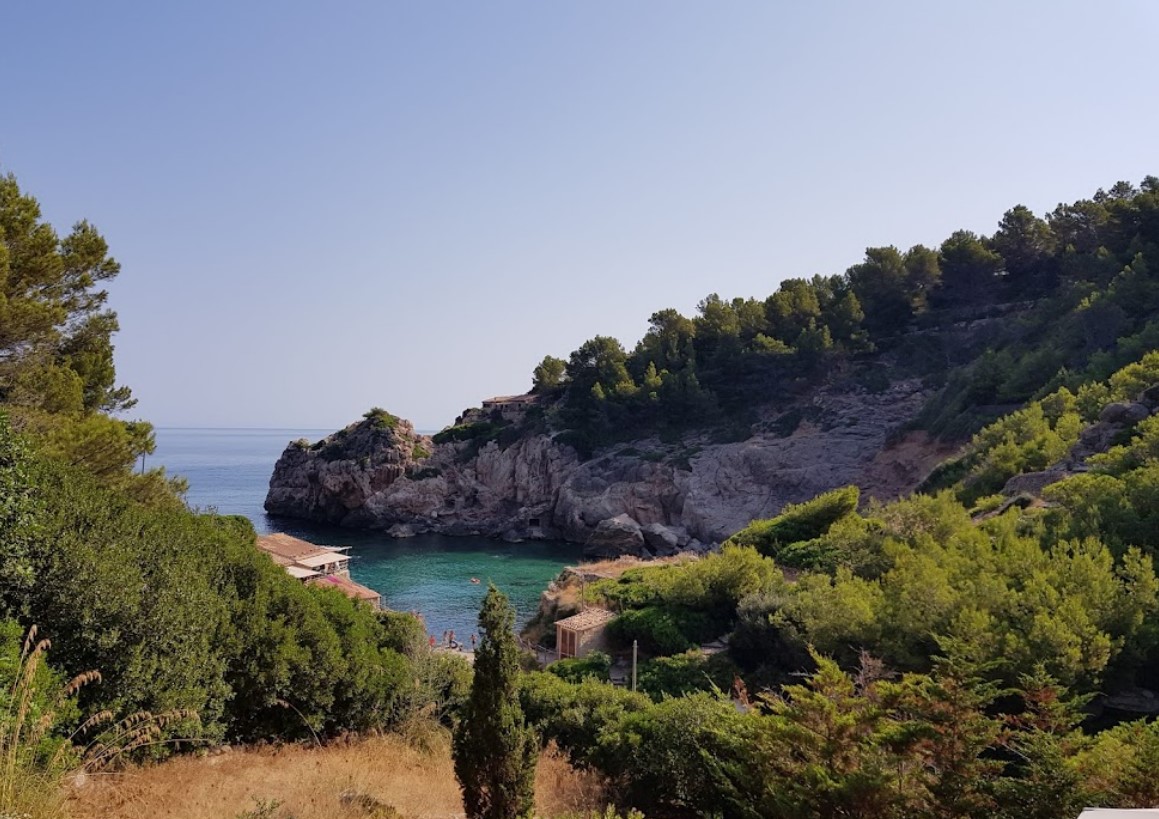 Villa-mit-See-Blick-in-Deiá-Mallorca