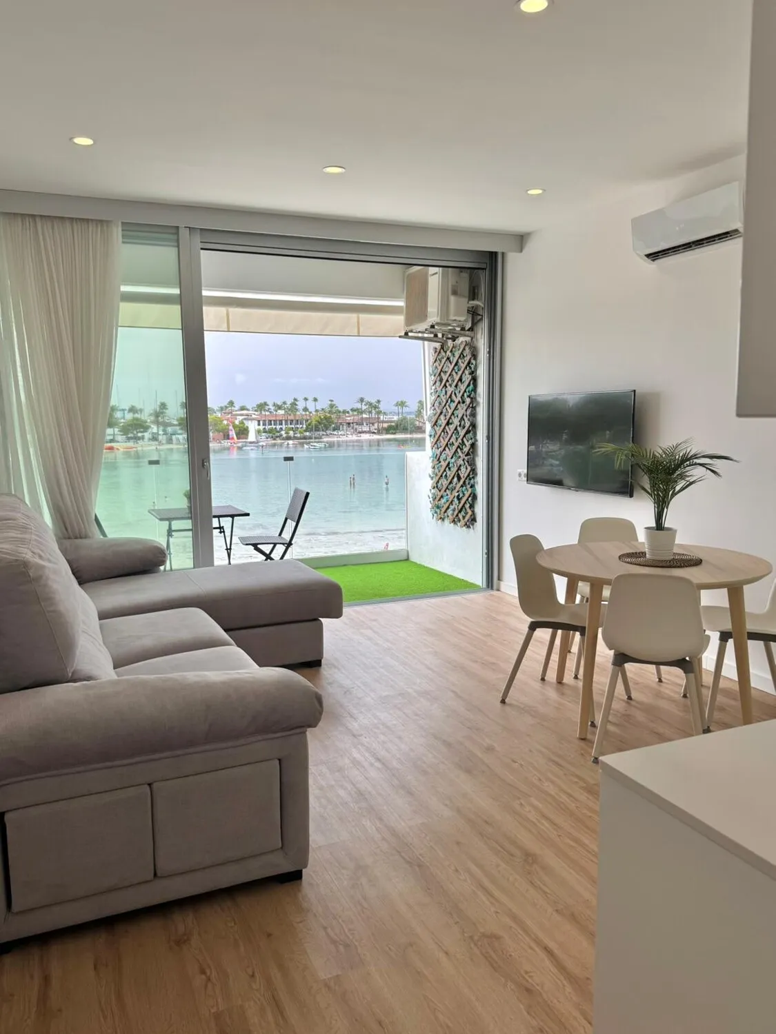 Charming studio in first sea line in Puerto de Alcúdia