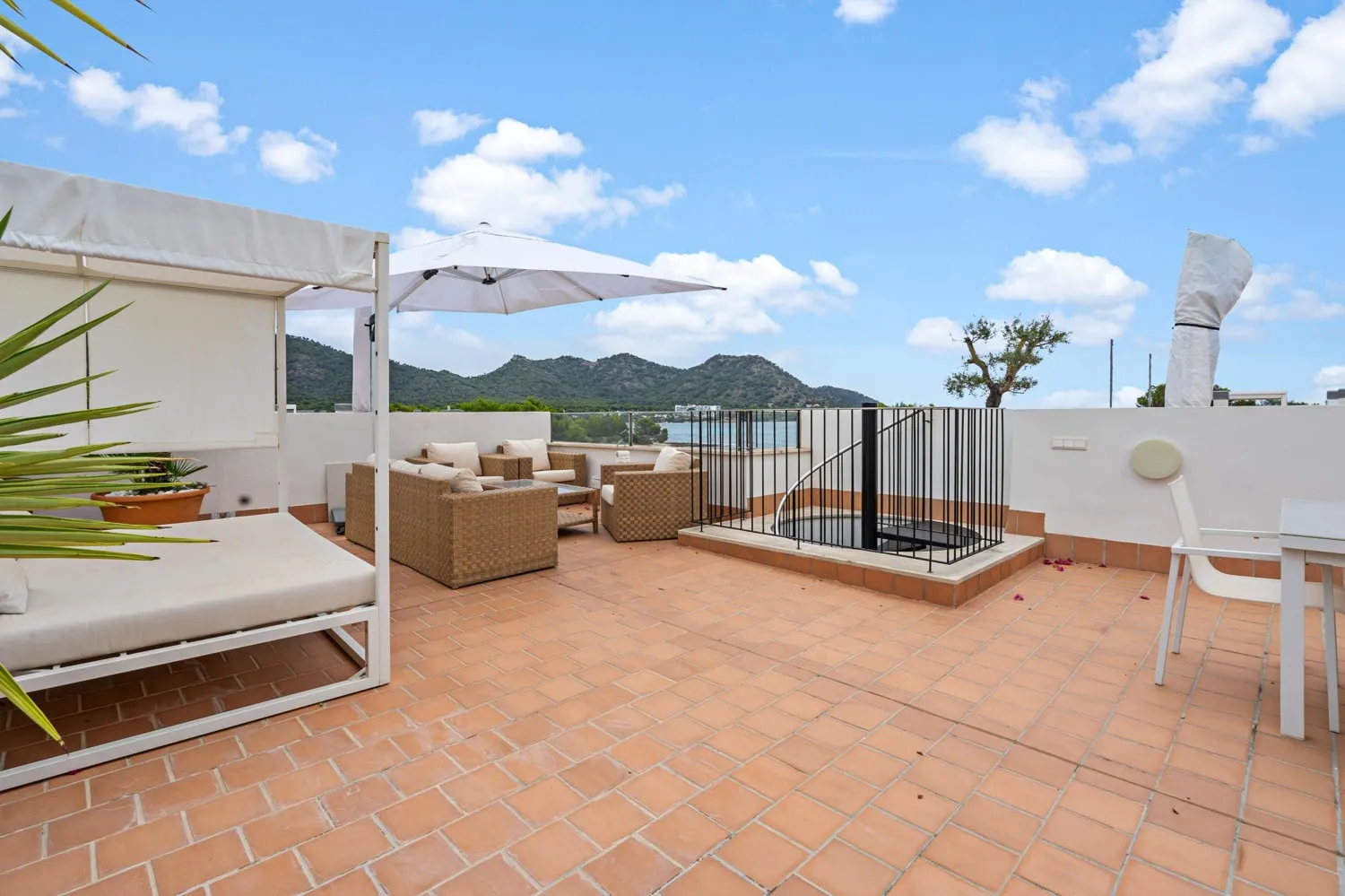 Fantastic-penthouse-facing-the-sea-in-Costa-de-los-Pinos