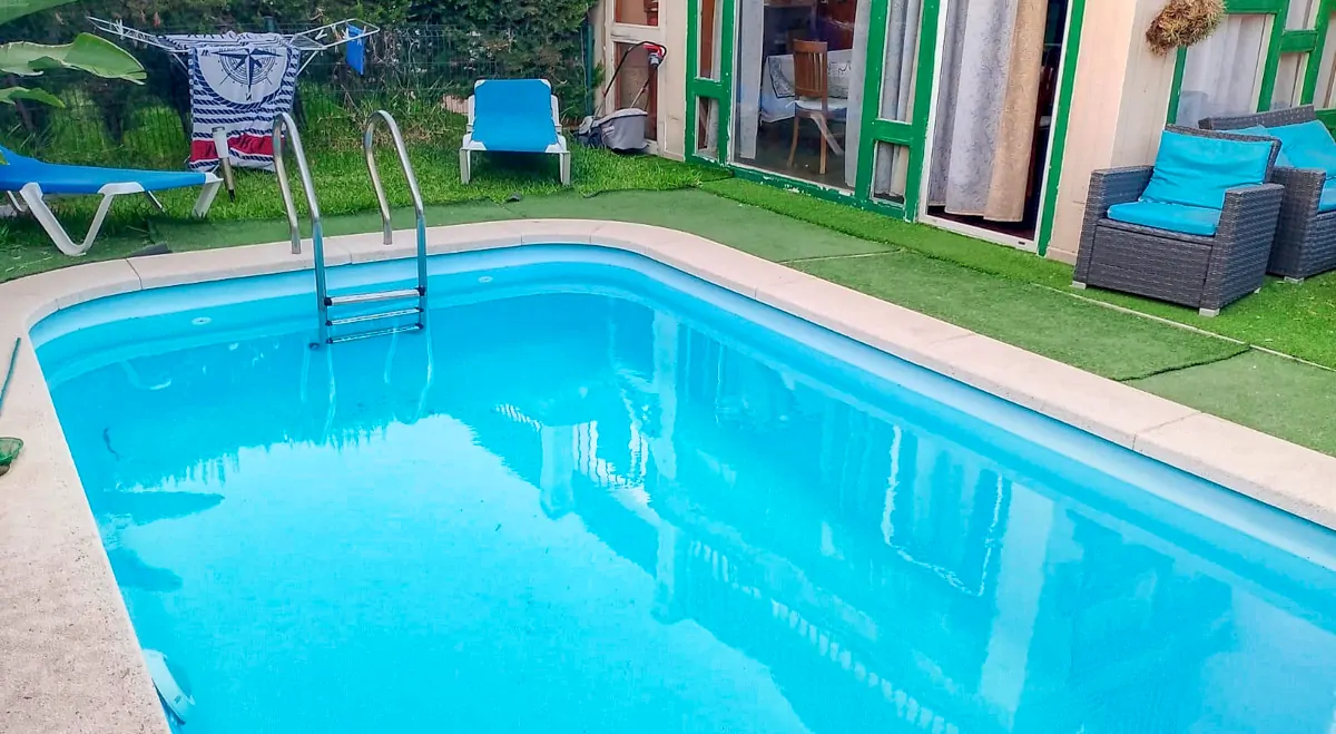 Zu-verkaufen-schöne-Doppelhaushälfte-mit-Schwimmbad-nur-wenige-Meter-vom-Strand-von-Alcudia