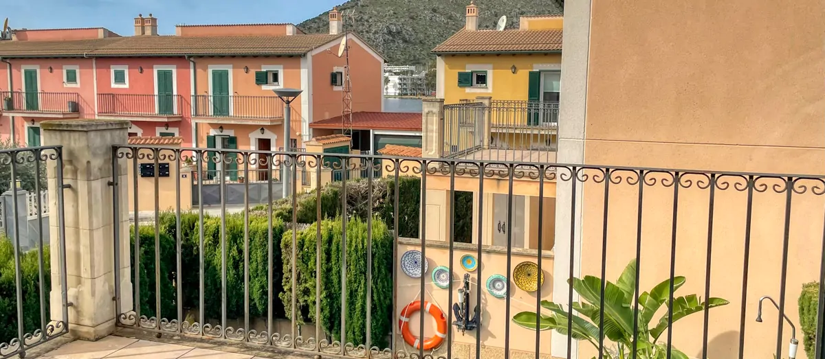 Zu-verkaufen-schöne-Doppelhaushälfte-mit-Schwimmbad-nur-wenige-Meter-vom-Strand-von-Alcudia