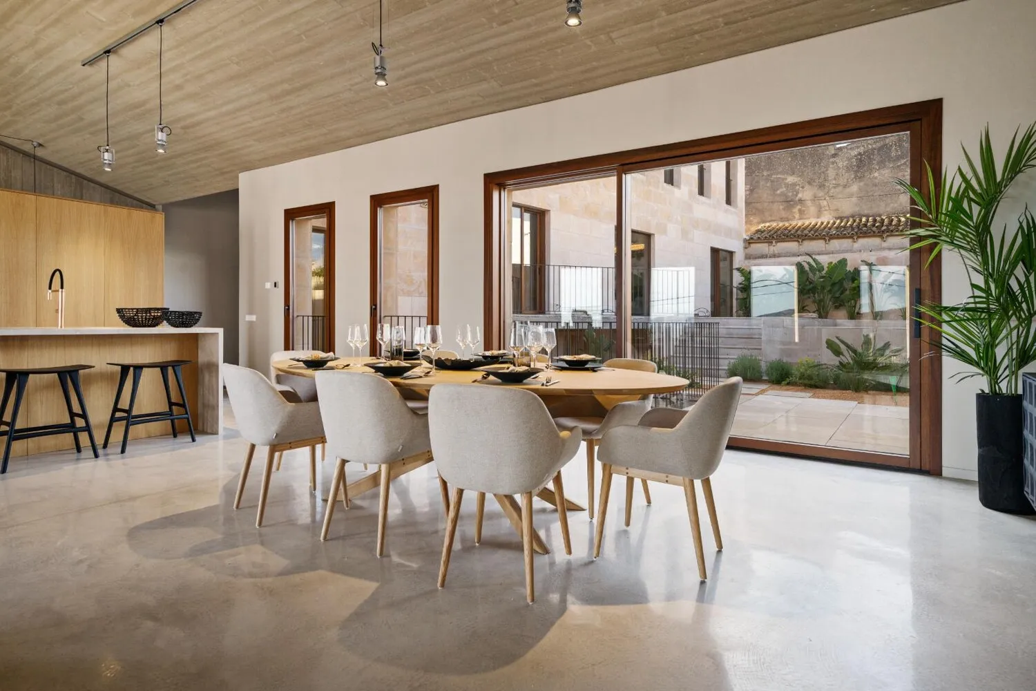 Wohnzimmer, Küche-Esszimmer