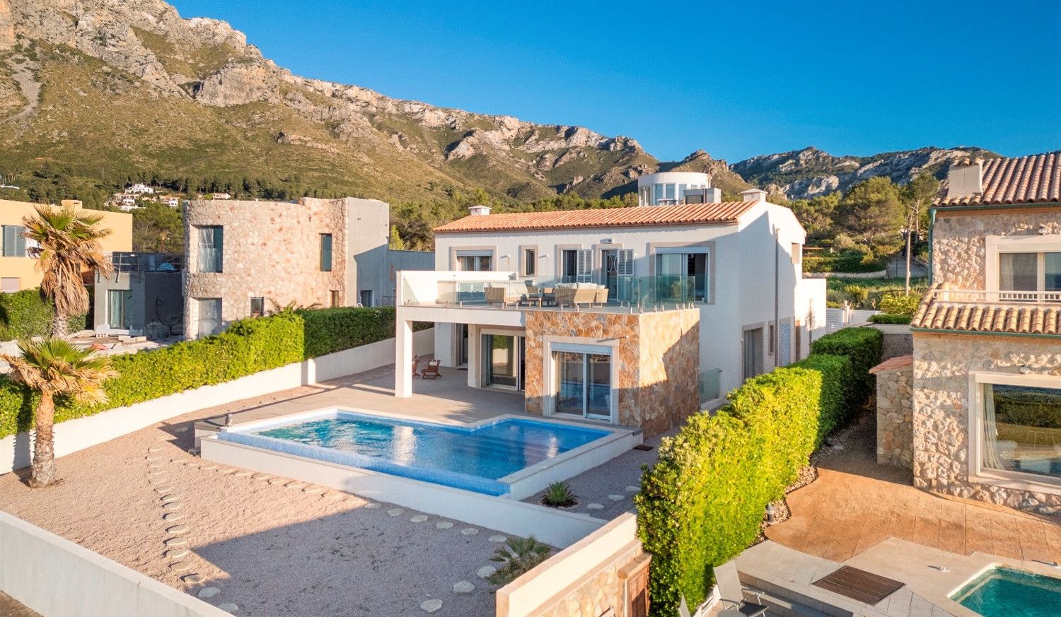 Moderne-Villa-am-Meer-in-Betlem