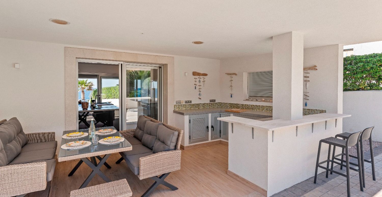 Moderne-Villa-am-Meer-in-Betlem