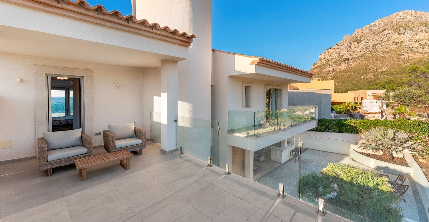 Moderne-Villa-am-Meer-in-Betlem