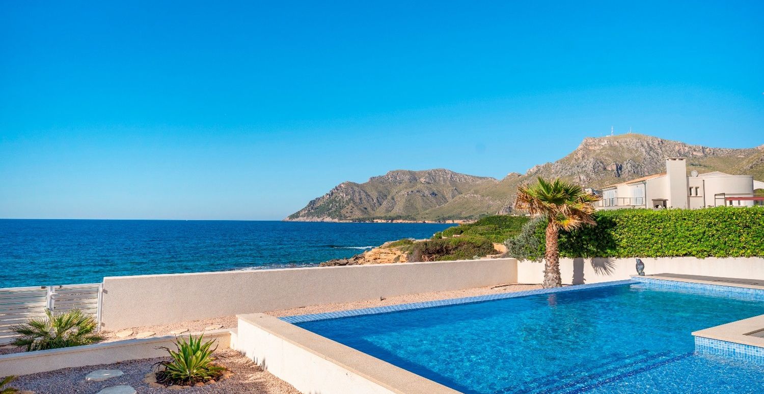 Moderne-Villa-am-Meer-in-Betlem