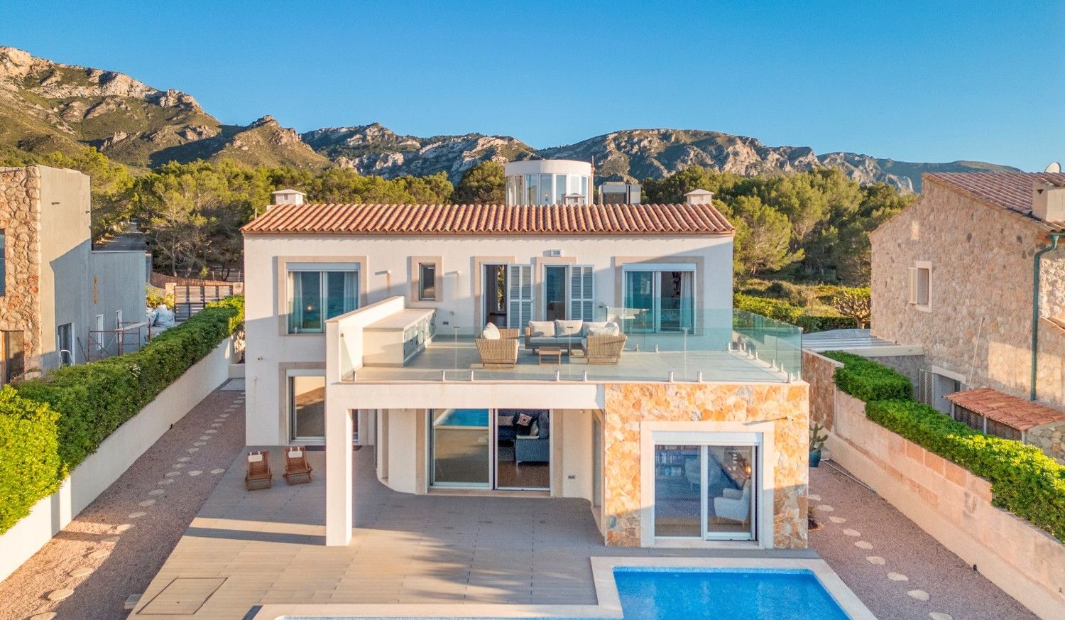 Moderne-Villa-am-Meer-in-Betlem