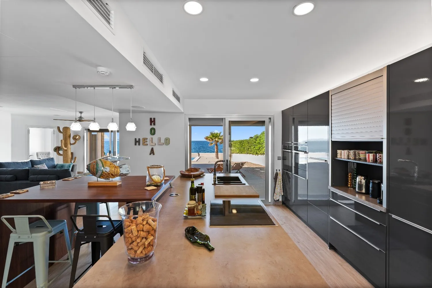 Modern-sea-front-villa-in-Betlem