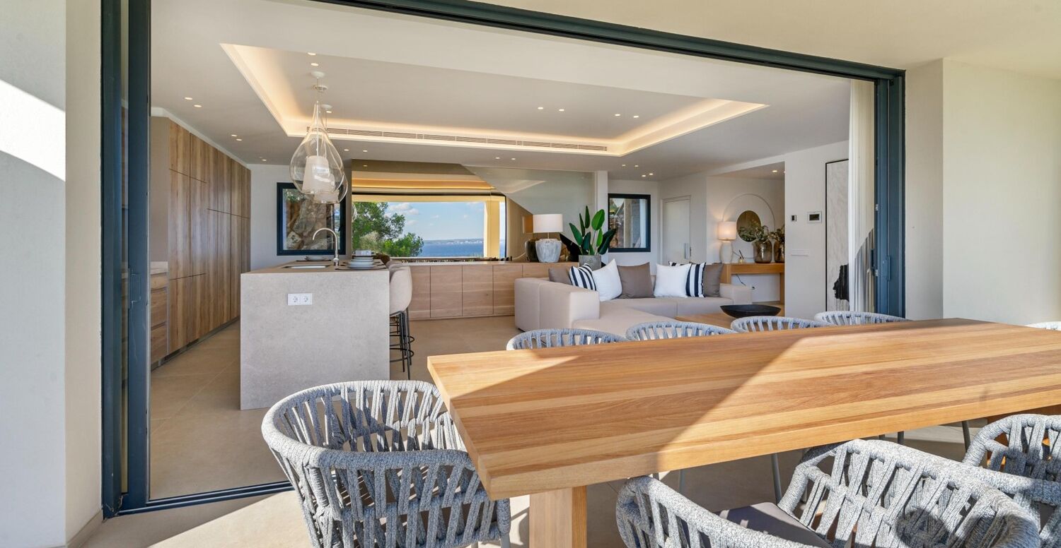 Luxuriöse-Villa-direkt-am-Meer-in-Alcanada