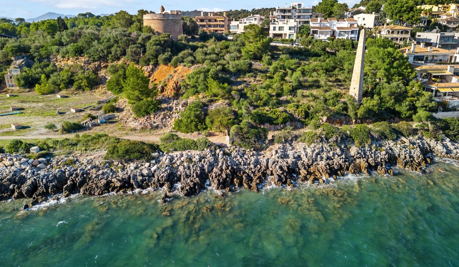 Luxuriöse-Villa-direkt-am-Meer-in-Alcanada