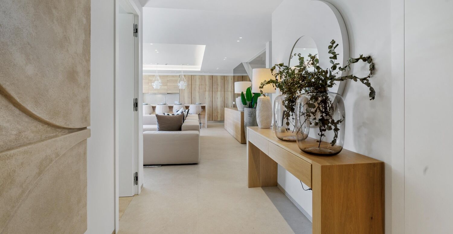 Luxuriöse-Villa-direkt-am-Meer-in-Alcanada