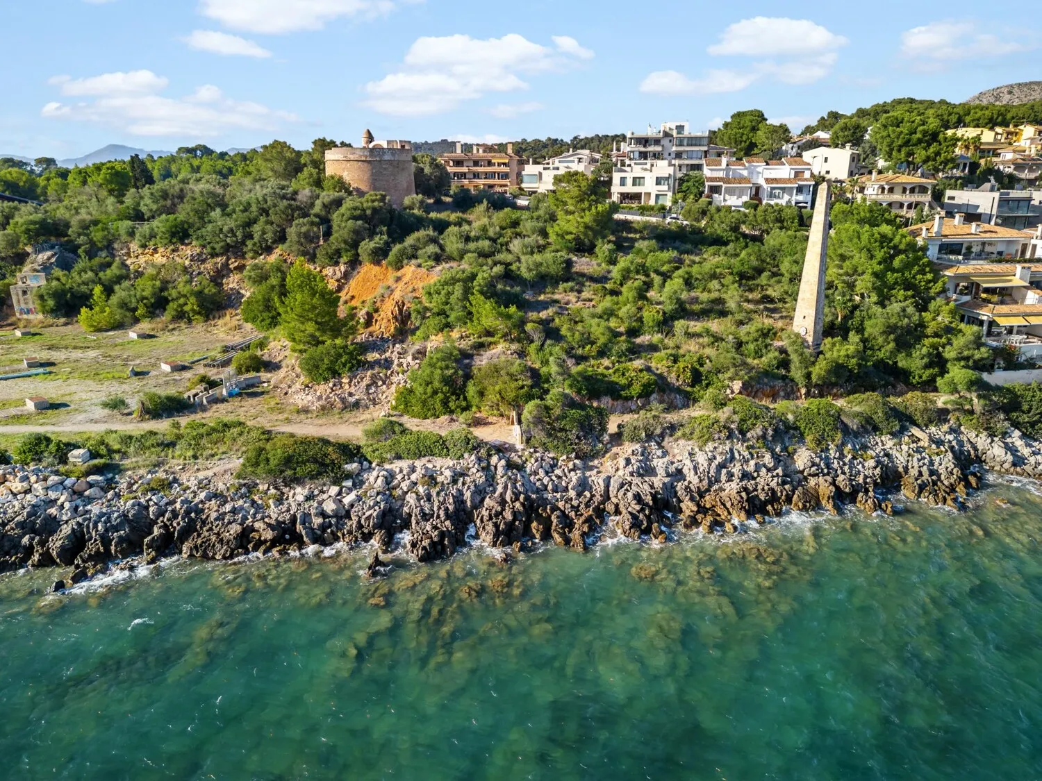 Luxurious-seafront-villa-in-Alcanada