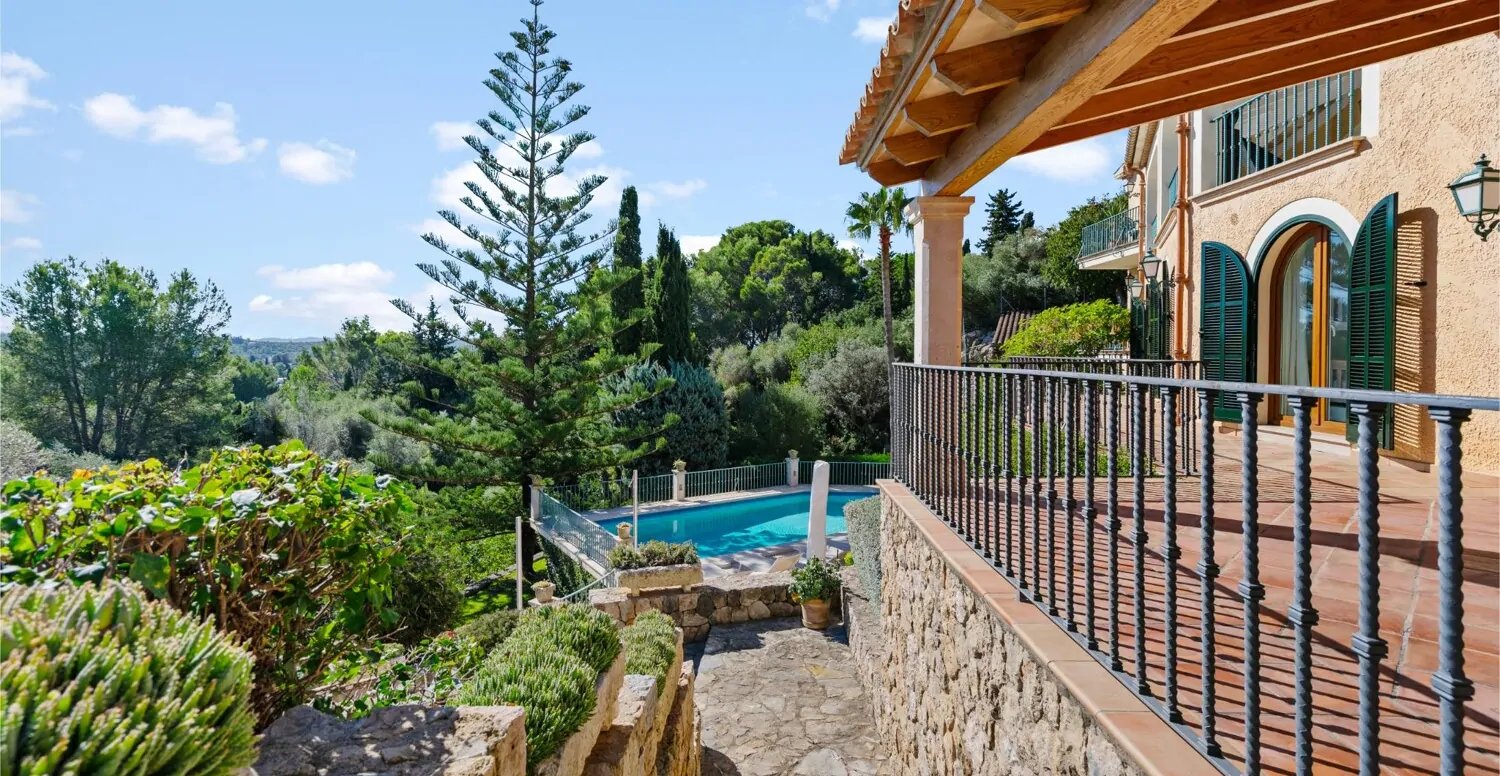 Villa-mit-Aussicht-in-den-Bergen-von-Pollensa