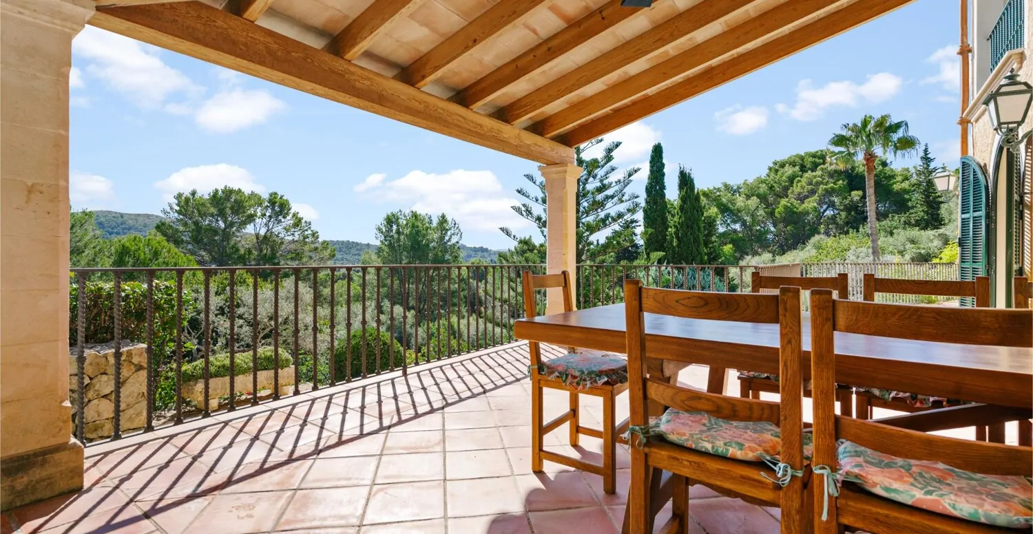 Villa-mit-Aussicht-in-den-Bergen-von-Pollensa