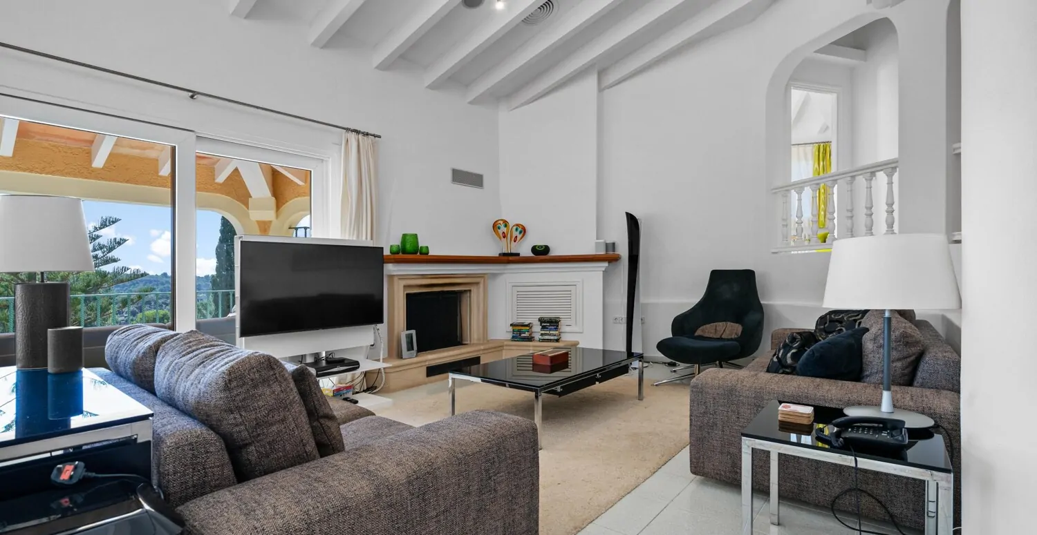 Villa-mit-Aussicht-in-den-Bergen-von-Pollensa