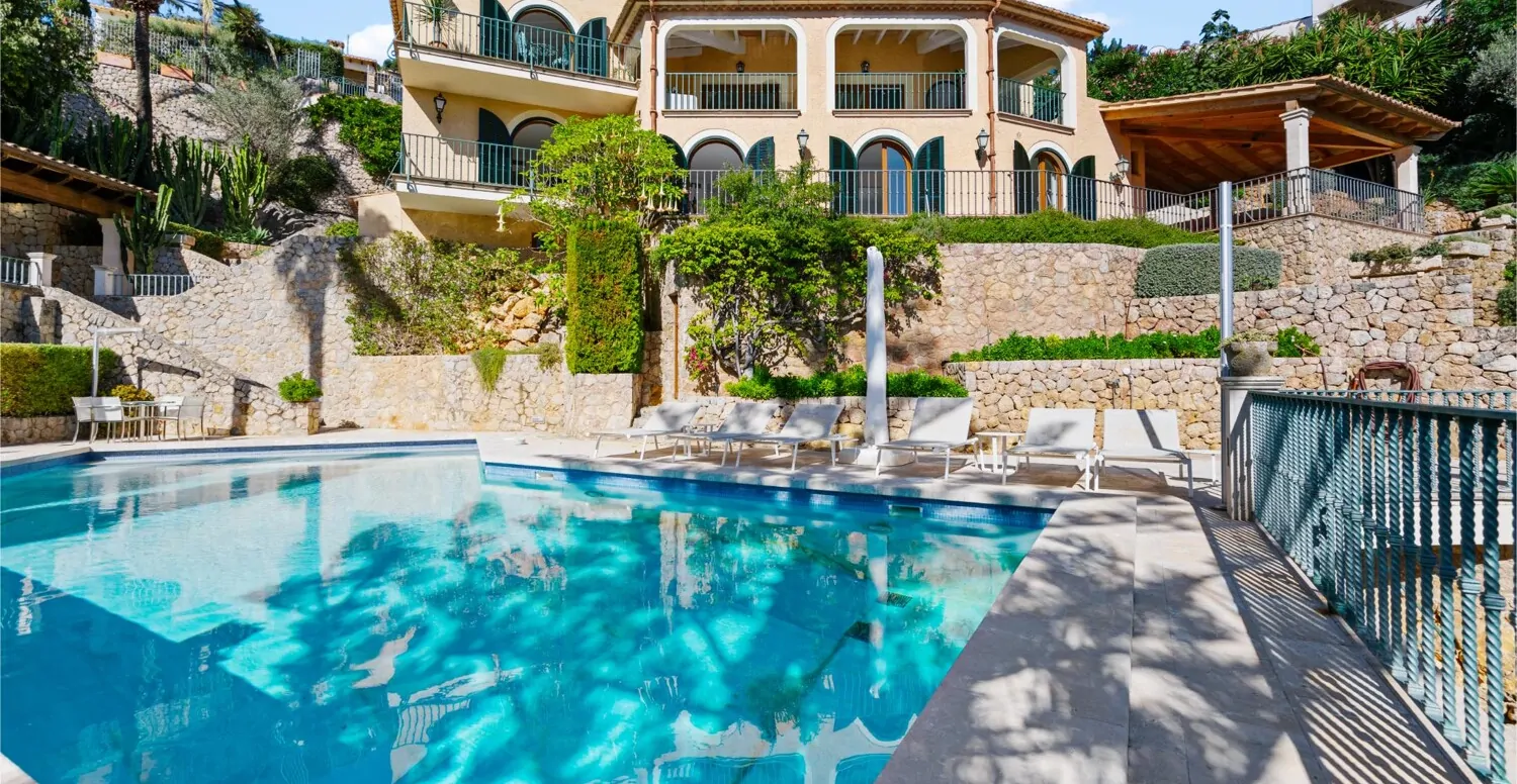 Villa-mit-Aussicht-in-den-Bergen-von-Pollensa