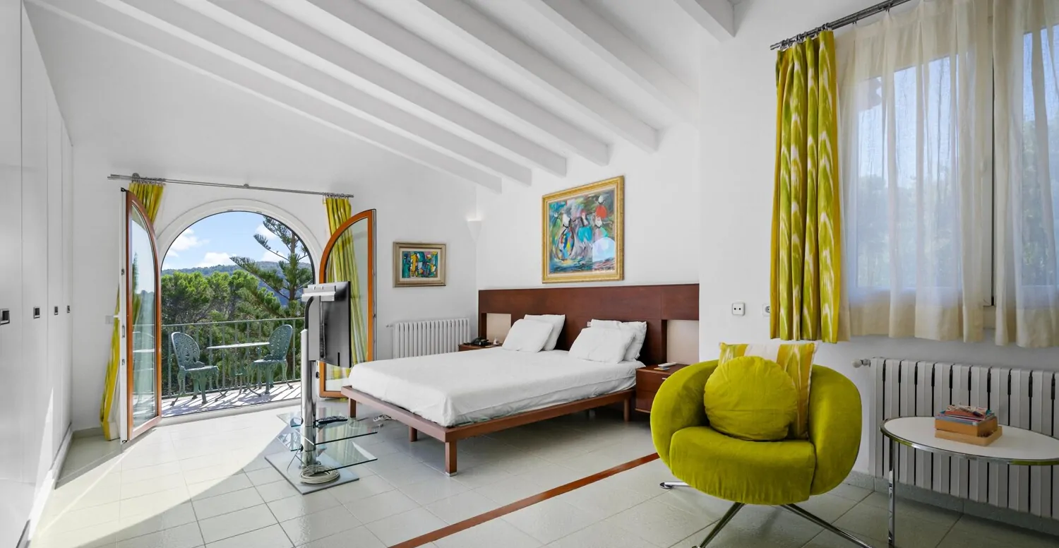 Villa-mit-Aussicht-in-den-Bergen-von-Pollensa