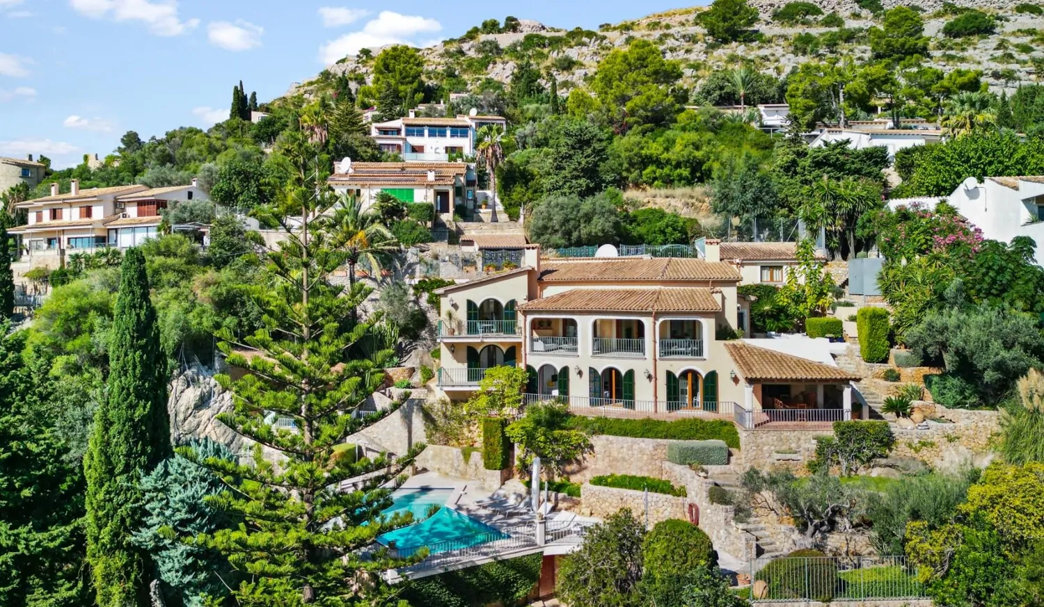 Villa-mit-Aussicht-in-den-Bergen-von-Pollensa