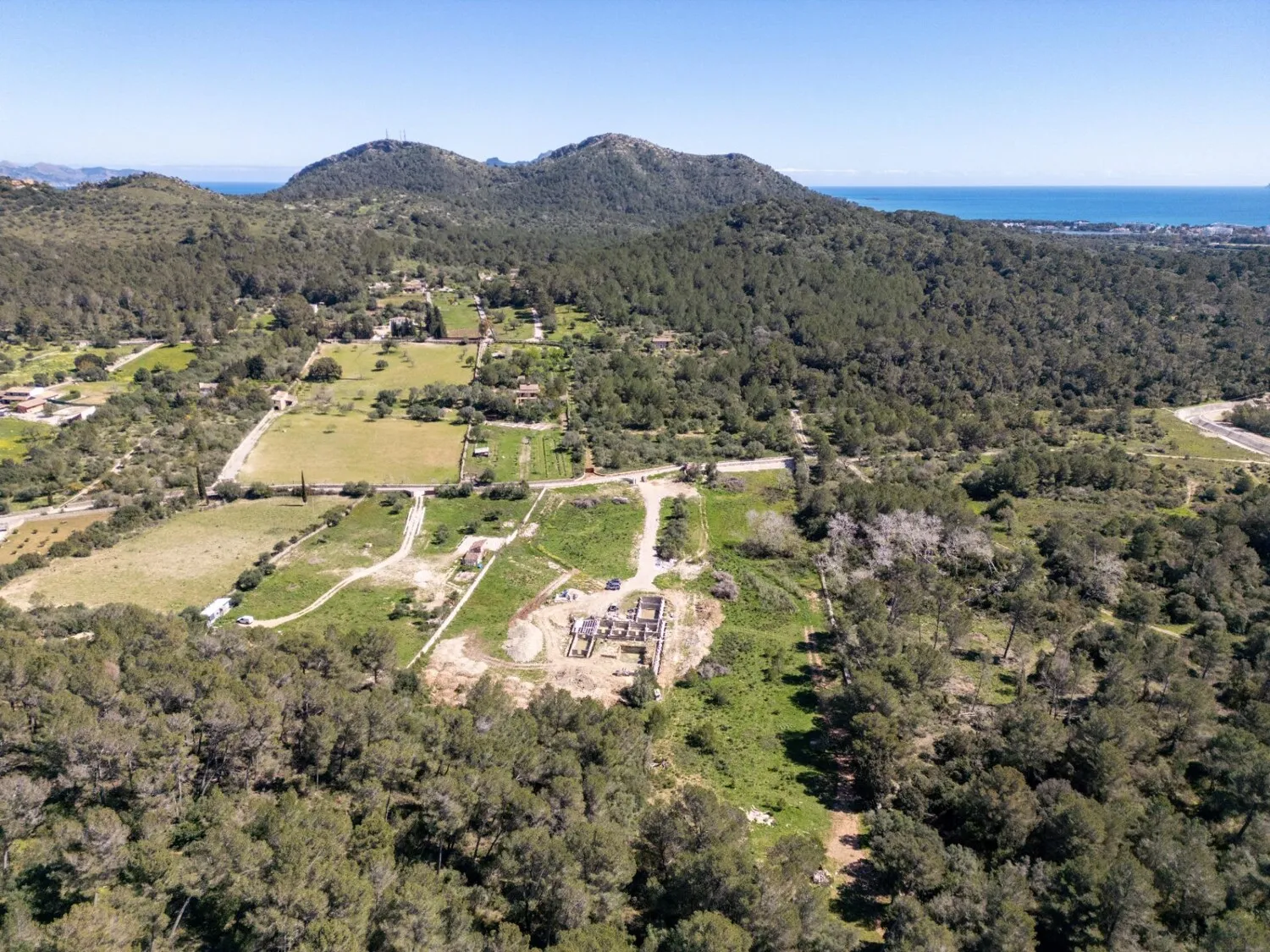 Finca-in-a-quiet-area-near-Alcudia