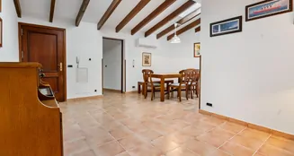 von_poll_real_estate_property_ES255641_image_2