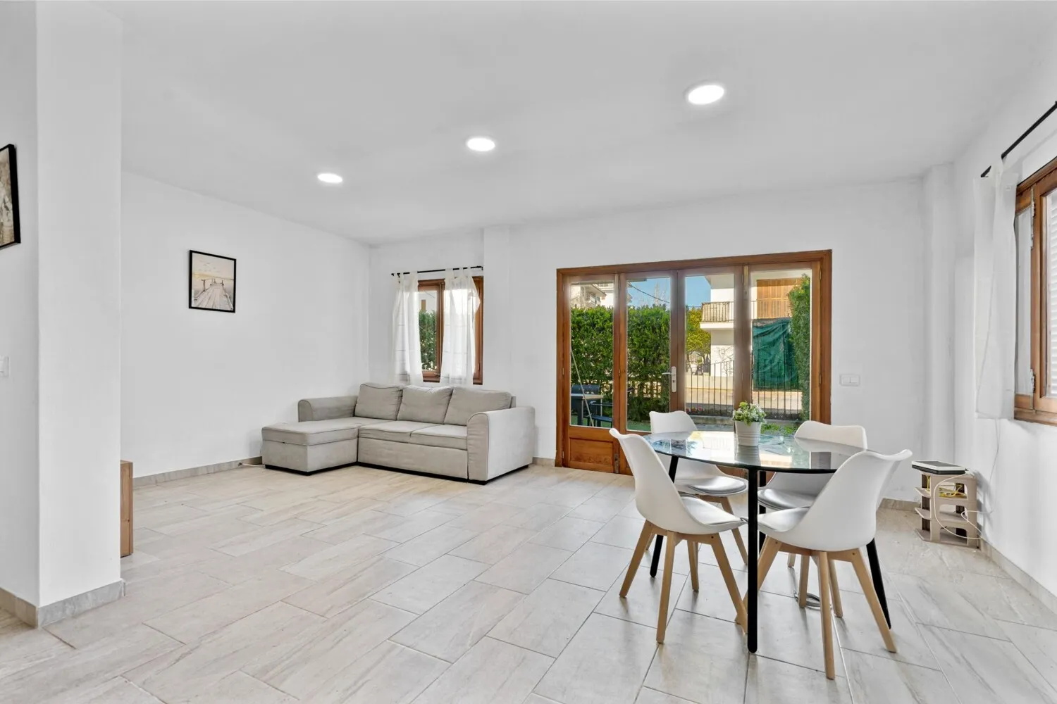 Living room-dining room