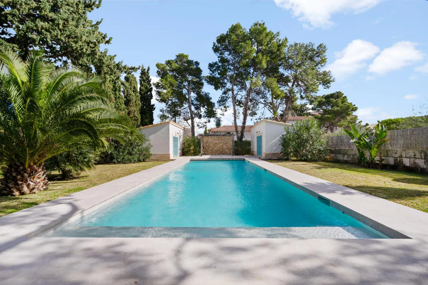 Pool und Garten