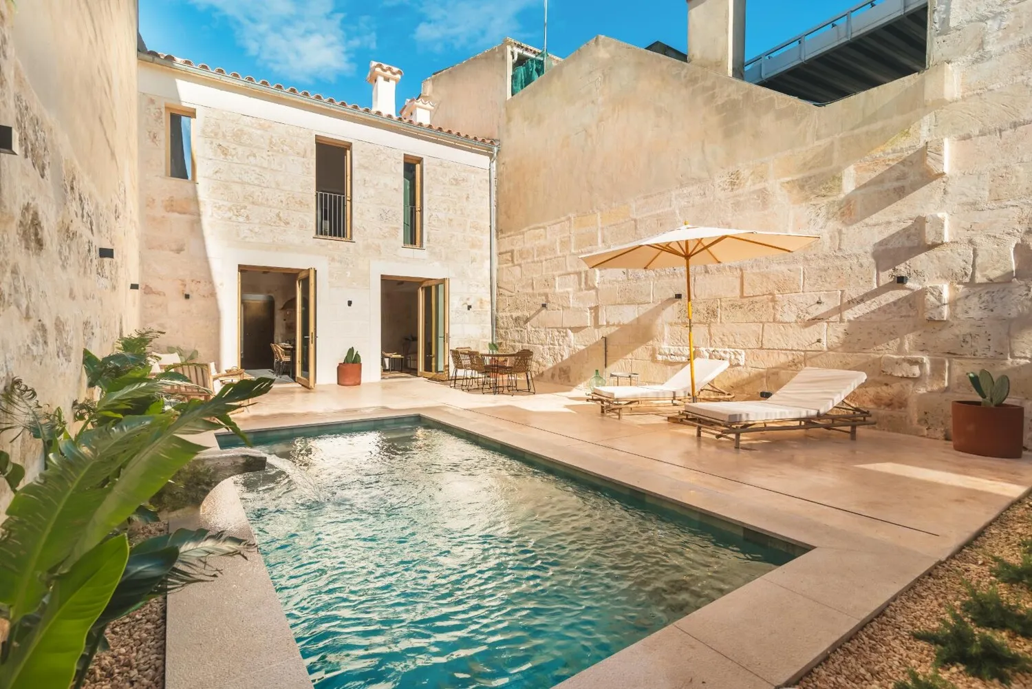 Terraza con piscina