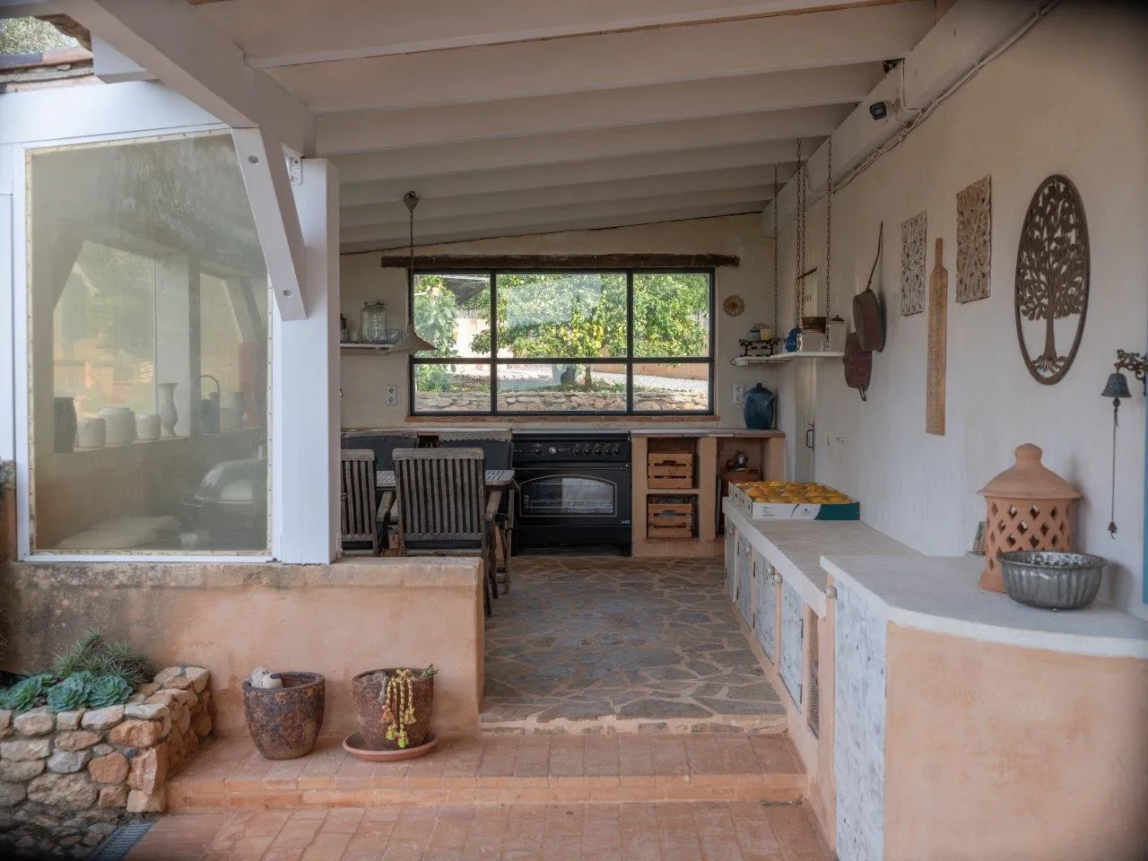 Outdoor kitchen
