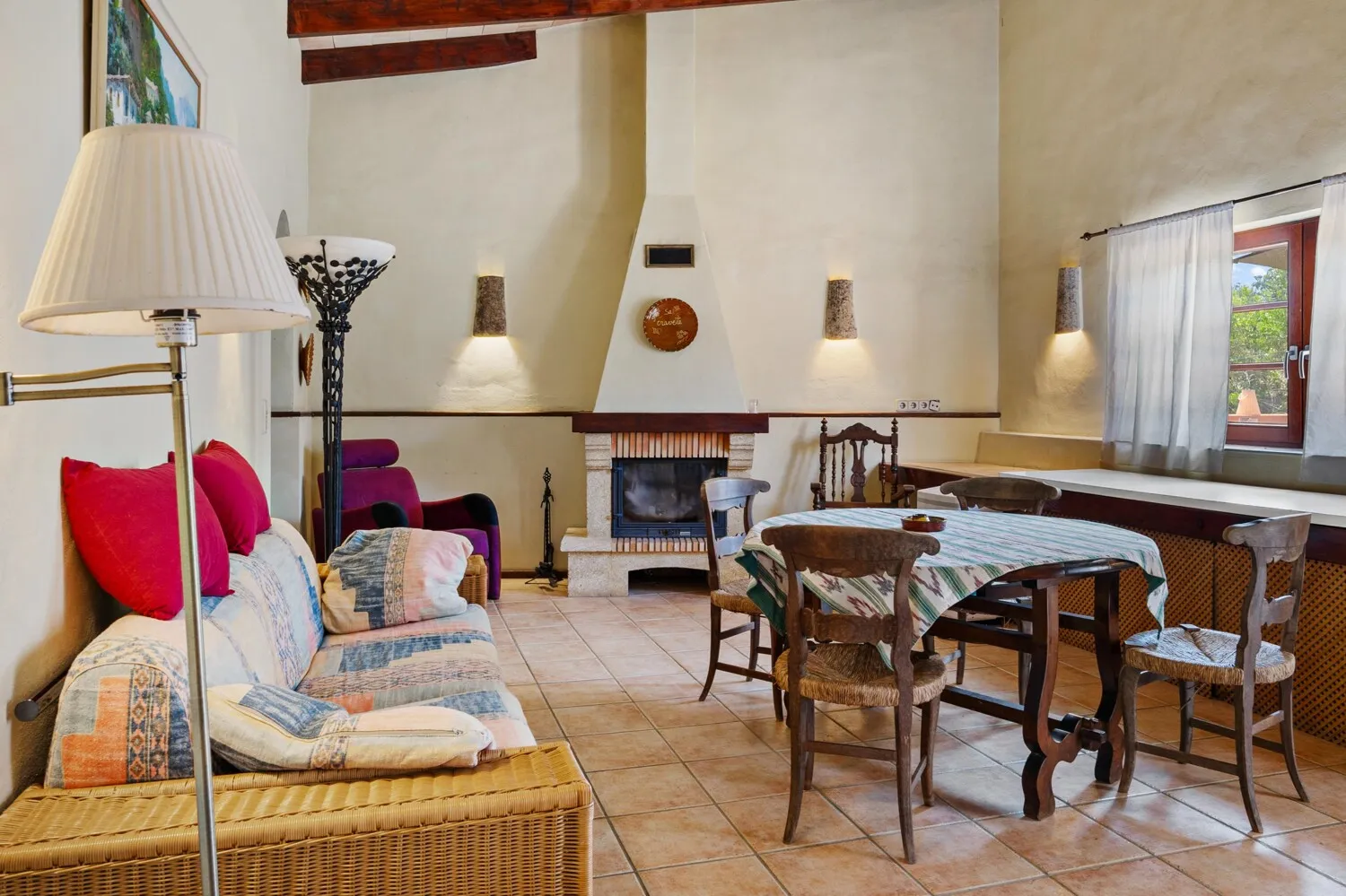 Küche mit Wohn- und Esszimmer
