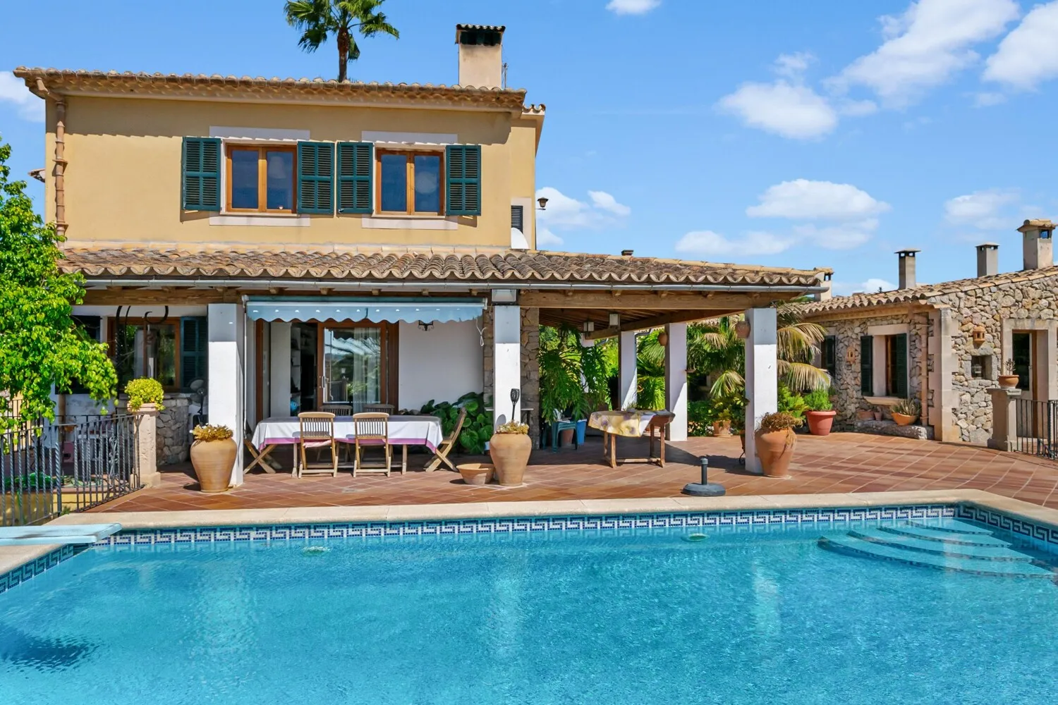 Fassade, Pool, Terrasse