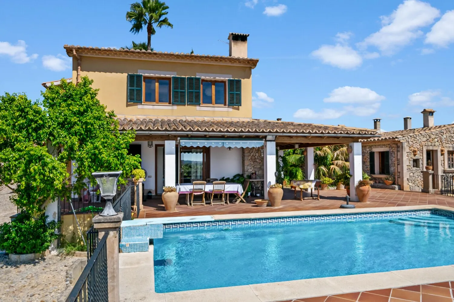 Fassade, Pool, Terrasse