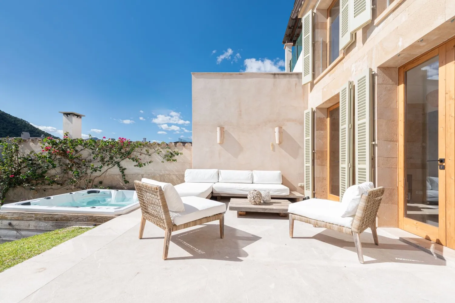 Terraza, piscina