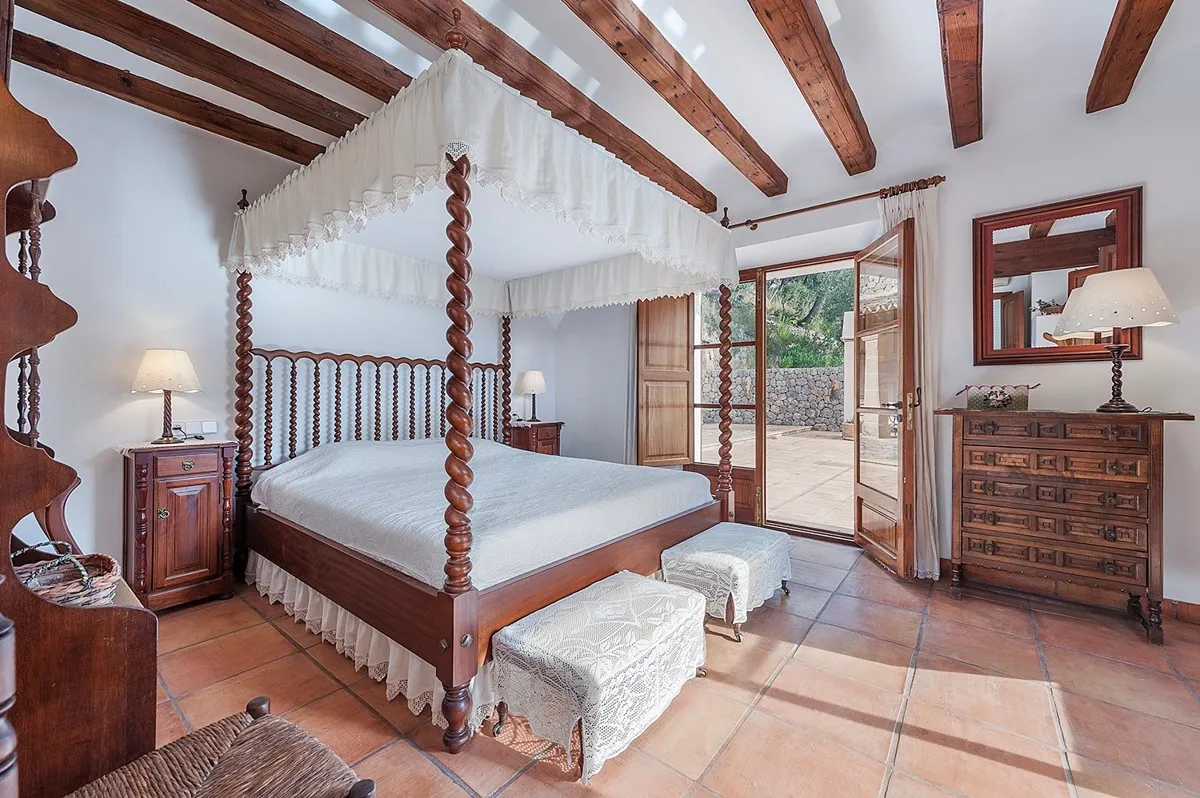 Villa-with-sea-views-in-Escorca