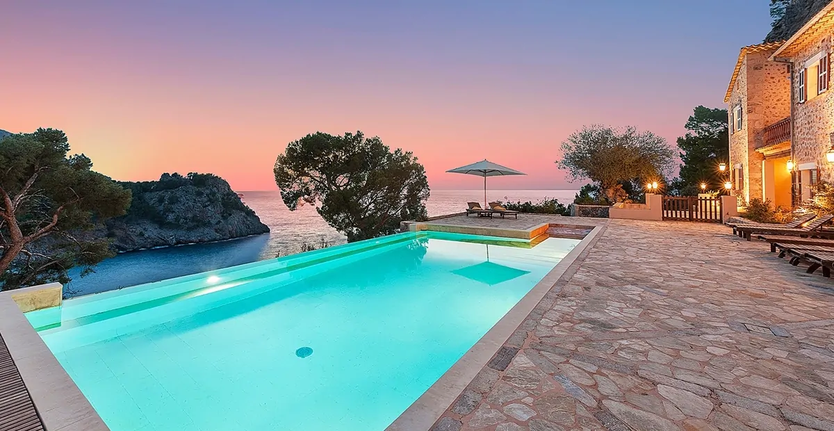 Villa-with-sea-views-in-Escorca