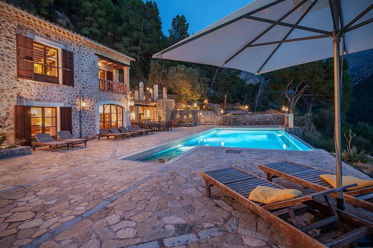 Villa-with-sea-views-in-Escorca