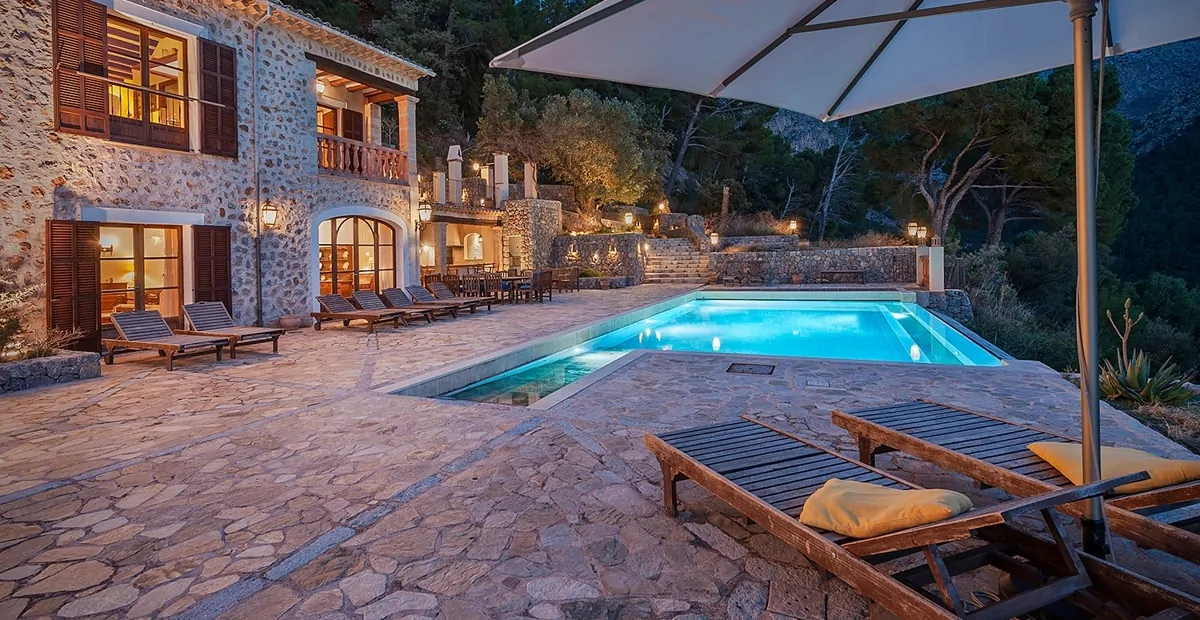 Villa-with-sea-views-in-Escorca