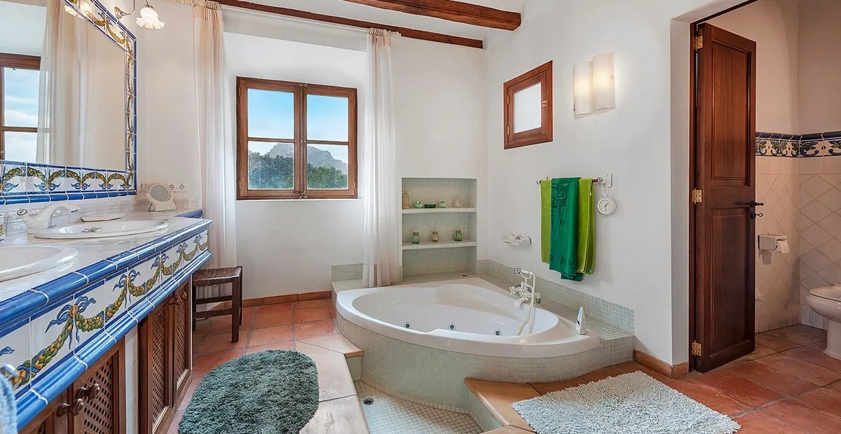 Villa-with-sea-views-in-Escorca