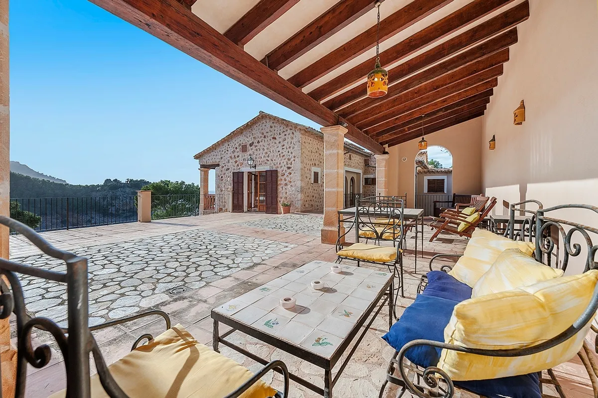 Villa-with-sea-views-in-Escorca