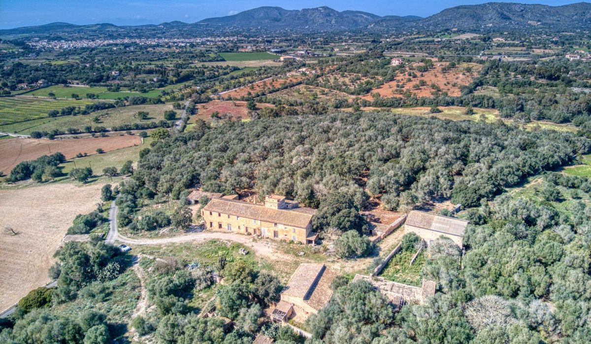 fantastischer-historischer-finca-besitz-aus-dem-jahr-1834-in-sant-llorenç-des-cardassar-mit-möglichkeit-der-lizenz-für-eine-kleine-landhotel-investition