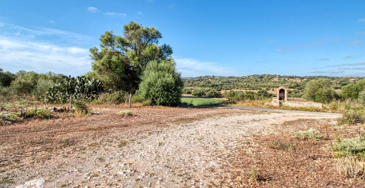 fantastischer-historischer-finca-besitz-aus-dem-jahr-1834-in-sant-llorenç-des-cardassar-mit-möglichkeit-der-lizenz-für-eine-kleine-landhotel-investition