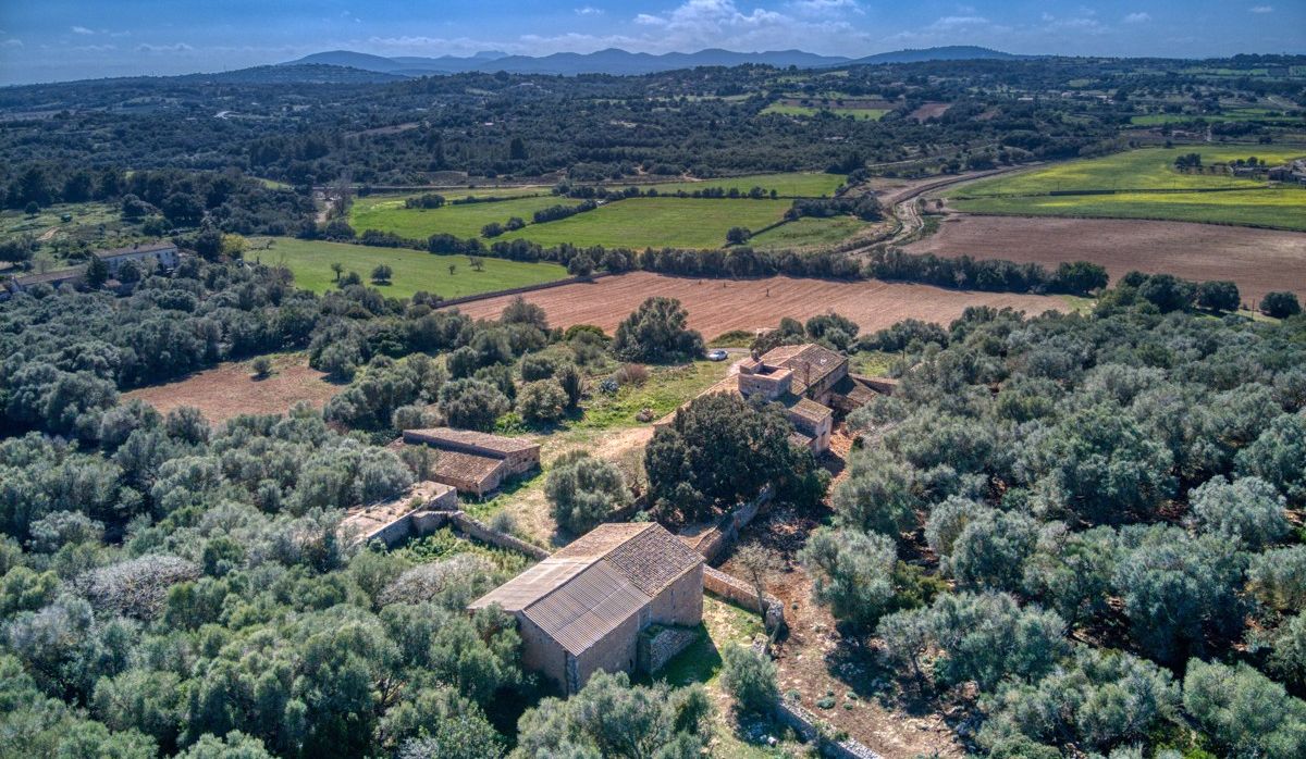 fantastischer-historischer-finca-besitz-aus-dem-jahr-1834-in-sant-llorenç-des-cardassar-mit-möglichkeit-der-lizenz-für-eine-kleine-landhotel-investition