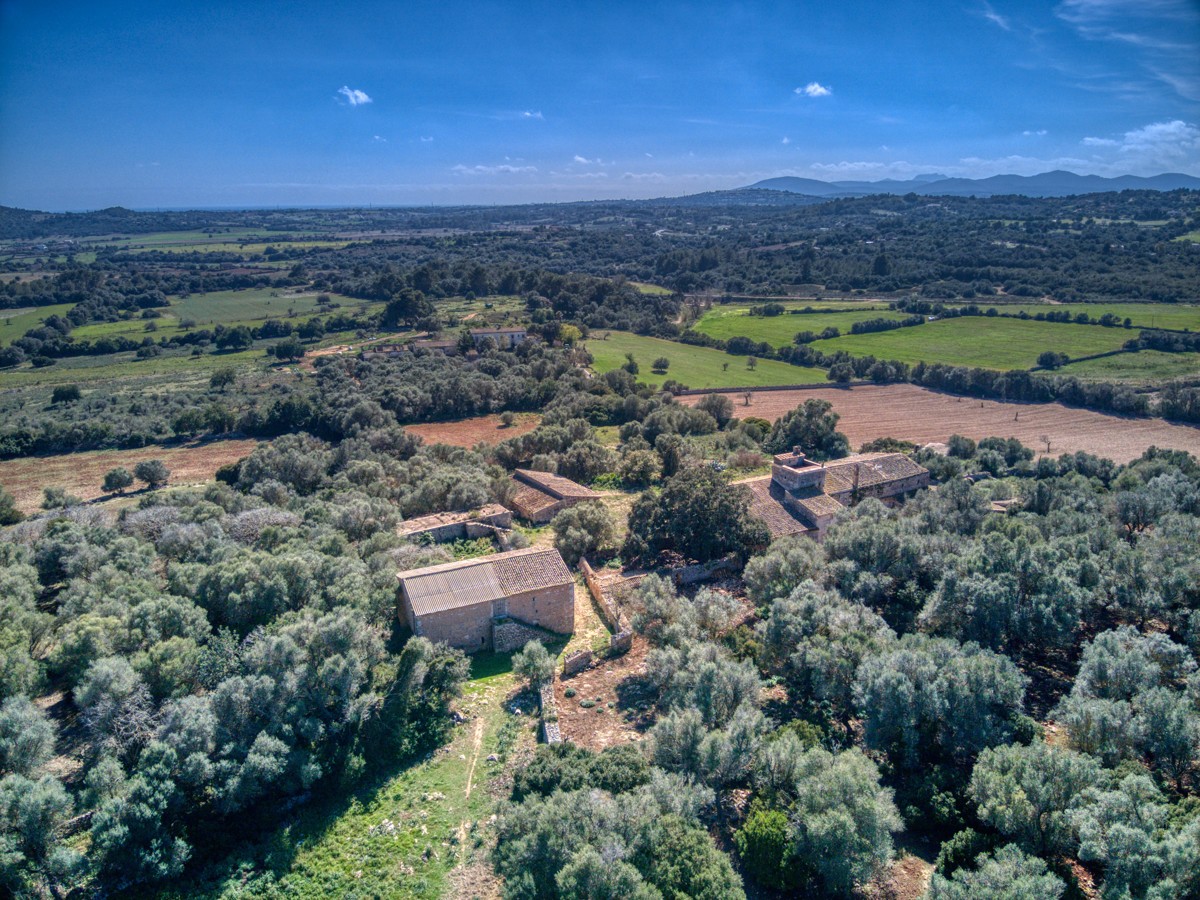 fantastischer-historischer-finca-besitz-aus-dem-jahr-1834-in-sant-llorenç-des-cardassar-mit-möglichkeit-der-lizenz-für-eine-kleine-landhotel-investition