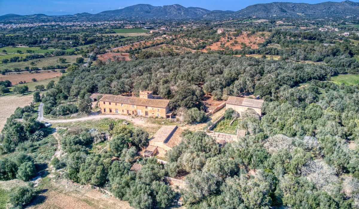 fantastischer-historischer-finca-besitz-aus-dem-jahr-1834-in-sant-llorenç-des-cardassar-mit-möglichkeit-der-lizenz-für-eine-kleine-landhotel-investition